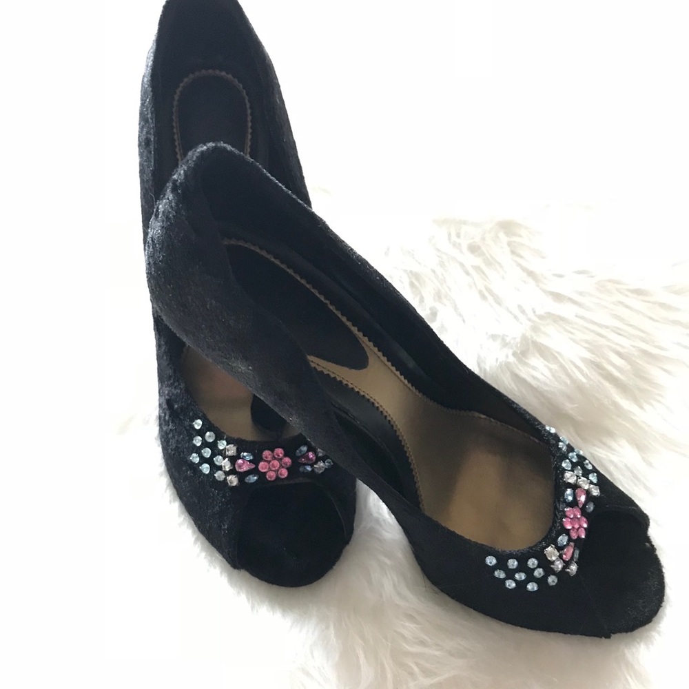 Vintage velvet heels with rhinestone.
